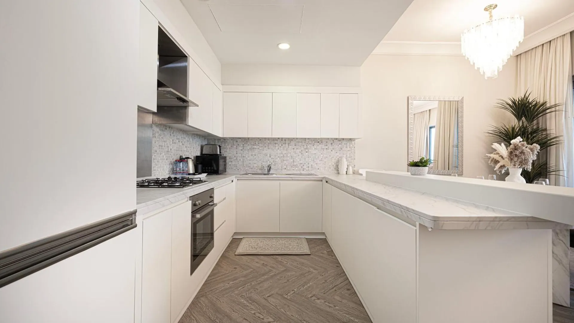 Damac Maison Mall Street 2 Bedroom Upgraded Apartment Dubaj